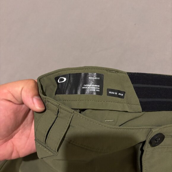 Oakley Shorts 33 33x10 Olive Green Flat Front Casual Lightweight Outdoor - Picture 3 of 7